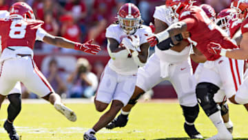 FAYETTEVILLE, ARKANSAS - OCTOBER 01: Jahmyr Gibbs #1 of the Alabama Crimson Tide runs the ball up the middle in the first half of a game against the Arkansas Razorbacks at Donald W. Reynolds Razorback Stadium on October 01, 2022 in Fayetteville, Arkansas. (Photo by Wesley Hitt/Getty Images)