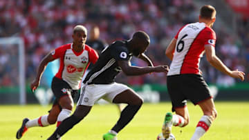 SOUTHAMPTON, ENGLAND - SEPTEMBER 23: Romelu Lukaku of Manchester United talks on Wesley Hoedt of Southampton during the Premier League match between Southampton and Manchester United at St Mary's Stadium on September 23, 2017 in Southampton, England. (Photo by Clive Rose/Getty Images)