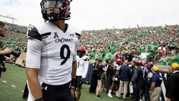 2022 NFL mock draft - Cincinnati Bearcats quarterback Desmond Ridder (9) walks onto the field before the NCAA football game between the Cincinnati Bearcats and the Notre Dame Fighting Irish on Saturday, Oct. 2, 2021, at Notre Dame Stadium in South Bend, Ind.Cincinnati Bearcats At Notre Dame Fighting Irish 208