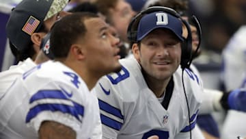 ARLINGTON, TX - NOVEMBER 20: Tony Romo