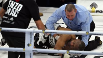 American-Russian boxer Roy Jones Jr. lies in the ring after being knocked out during the bout against British boxer Enzo Maccarinelli in Moscow on December 12, 2015.46-year-old Roy Jones Jr. has knocked out in first bout as Russian citizen. / AFP / VASILY MAXIMOV (Photo credit should read VASILY MAXIMOV/AFP/Getty Images)
