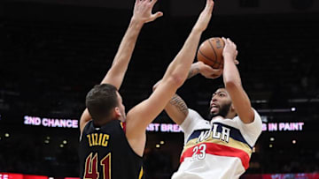 Anthony Davis #23 of the New Orleans Pelicans shoots the ball over Ante Zizic #41 of the Cleveland Cavaliers. (Photo by Chris Graythen/Getty Images)