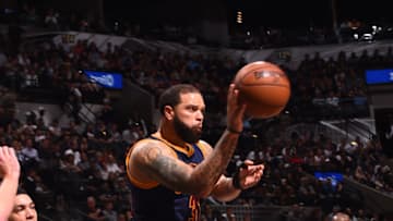 SAN ANTONIO, TX - MARCH 27: Deron Williams