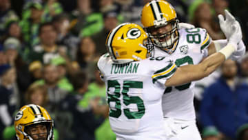 SEATTLE, WA - NOVEMBER 15: Robert Tonyan #85 of the Green Bay Packers celebrates a first-quarter touchdown against the Seattle Seahawks at CenturyLink Field on November 15, 2018 in Seattle, Washington. (Photo by Abbie Parr/Getty Images)