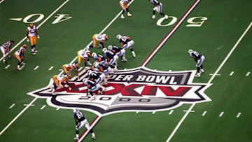 ATLANTA - JANUARY 30: A general view of the field at the Georgia Dome on Super Bowl XXXIV Sunday where the St. Louise Rams play against the Tessensee Titans on January 30, 2000 in Atlanta, Georgia. The Rams won 23-16. (Photo by Tom Hauck/Getty Images)