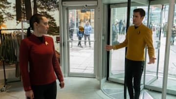 Christina Chong as La’an and Paul Wesley as Kirk in episode 203 “Tomorrow and Tomorrow and Tomorrow” of Star Trek: Strange New Worlds, streaming on Paramount+, 2023. Photo Cr: Michael Gibson/Paramount+