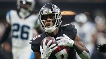 Sep 10, 2023; Atlanta, Georgia, USA; Atlanta Falcons tight end Kyle Pitts (8) catches a pass against the Carolina Panthers in the second half at Mercedes-Benz Stadium. Mandatory Credit: Brett Davis-USA TODAY Sports