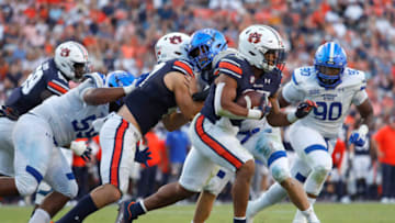 Auburn footballSep 25, 2021; Auburn, Alabama, USA; Auburn Tigers running back Jarquez Hunter (27) carries during the fourth quarter against the Georgia State Panthers at Jordan-Hare Stadium. Mandatory Credit: John Reed-USA TODAY Sports