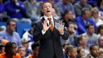 LEXINGTON, KY - JANUARY 20: Mike White the head coach of the Florida Gators gives instructions to his team against the Kentucky Wildcats during the game at Rupp Arena on January 20, 2018 in Lexington, Kentucky. (Photo by Andy Lyons/Getty Images)