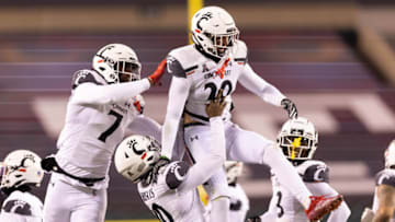 Cincinnati Bearcats celebrates an interception against the Temple Owls at Lincoln Financial Field. USA Today.