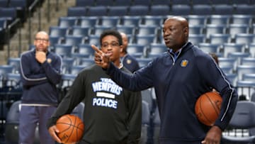 MEMPHIS, TN - DECEMBER 2: Keith Smart of the Memphis Grizzlies participates in a coaching clinic to tip-off The Memphis Police Athletic/Activities League (PAL) program on December 2, 2016 at FedExForum in Memphis, Tennessee. NOTE TO USER: User expressly acknowledges and agrees that, by downloading and or using this photograph, User is consenting to the terms and conditions of the Getty Images License Agreement. Mandatory Copyright Notice: Copyright 2016 NBAE (Photo by Joe Murphy/NBAE via Getty Images)