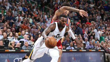 SALT LAKE CITY, UT - MARCH 31: Shelvin Mack #8 of the Utah Jazz drives to the basket against the Washington Wizards during the game on March 31, 2017 at vivint.SmartHome Arena in Salt Lake City, Utah. NOTE TO USER: User expressly acknowledges and agrees that, by downloading and or using this Photograph, User is consenting to the terms and conditions of the Getty Images License Agreement. Mandatory Copyright Notice: Copyright 2017 NBAE (Photo by Melissa Majchrzak/NBAE via Getty Images)