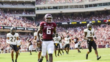 COLLEGE STATION, TEXAS - SEPTEMBER 10: Devon Achane #6 of the Texas A&M Aggies scores a touchdown during the first half at against the Appalachian State Mountaineers Kyle Field on September 10, 2022 in College Station, Texas. (Photo by Carmen Mandato/Getty Images)