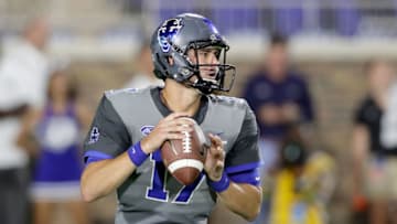 DURHAM, NC - SEPTEMBER 29: Daniel Jones #17 of the Duke Blue Devils in action against the Miami Hurricanes during their game at Wallace Wade Stadium on September 29, 2017 in Durham, North Carolina. (Photo by Streeter Lecka/Getty Images)