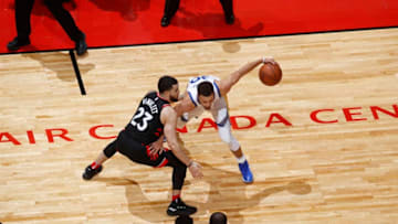 TORONTO, CANADA - JANUARY 13: Stephen Curry #30 of the Golden State Warriors handles the ball against the Toronto Raptors on January 13, 2018 at the Air Canada Centre in Toronto, Ontario, Canada. NOTE TO USER: User expressly acknowledges and agrees that, by downloading and or using this Photograph, user is consenting to the terms and conditions of the Getty Images License Agreement. Mandatory Copyright Notice: Copyright 2018 NBAE (Photo by Mark Blinch/NBAE via Getty Images)