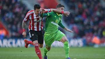 SOUTHAMPTON, ENGLAND - MARCH 05: Fabio Borini of Sunderland and Jose Fonte of Southampton compete for the ball during the Barclays Premier League match between Southampton and Sunderland at St Mary's Stadium on March 5, 2016 in Southampton, England. (Photo by Tom Dulat/Getty Images)