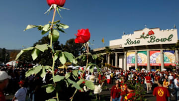 PASADENA, CA - JANUARY 01: Fans enter the stadium before the game between the USC Trojans and the Penn State Nittany Lions at the 95th Rose Bowl Game presented by Citi on January 1, 2009 at the Rose Bowl in Pasadena, California. (Photo by Harry How/Getty Images)