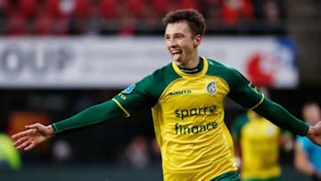 ALKMAAR, NETHERLANDS - MARCH 3: Andrija Novakovich of Fortuna Sittard Celebrates 1-2 during the Dutch Eredivisie match between AZ Alkmaar v Fortuna Sittard at the AFAS Stadium on March 3, 2019 in Alkmaar Netherlands (Photo by Cees van Hoogdalem/Soccrates/Getty Images)
