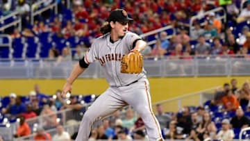 Aug 10, 2016; Miami, FL, USA; San Francisco Giants starting pitcher Jeff Samardzija (29) throws a pitch during the first inning against the Miami Marlins at Marlins Park. Mandatory Credit: Steve Mitchell-USA TODAY Sports