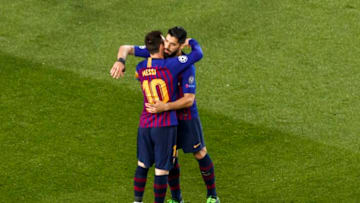 BARCELONA, SPAIN - MAY 01: Lionel Messi of FC Barcelona and Luis Suarez of FC Barcelona gesture during the UEFA Champions League Semifinal match between FC Barcelona and FC Liverpool at Camp Nou on May 01, 2019 in Barcelona, Spain. (Photo by TF-Images/Getty Images)