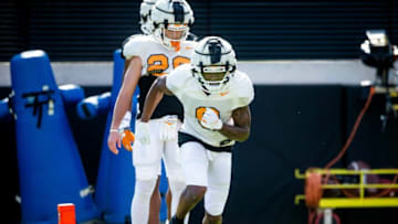 Tennessee wide receiver Jimmy Calloway (9) during Tennessee football’s spring practice on campus in Knoxville on Tuesday, March 30, 2021.Kns Ut Football Practice Bp