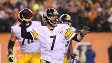 Jan 9, 2016; Cincinnati, OH, USA; Pittsburgh Steelers quarterback Ben Roethlisberger (7) against the Cincinnati Bengals during a AFC Wild Card playoff football game at Paul Brown Stadium. Mandatory Credit: Aaron Doster-USA TODAY Sports