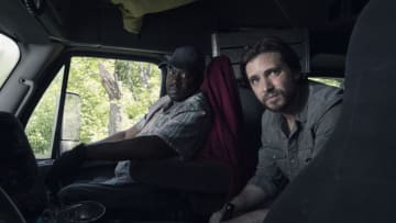 Daryl "Chill" Mitchell as Wendell, Aaron Stanford as Jim  - Fear the Walking Dead _ Season 4, Episode 12 - Photo Credit: Ryan Green/AMC