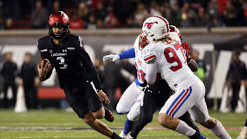 Evan Prater of the Cincinnati Bearcats runs the ball against the SMU Mustangs at Nippert Stadium. Getty Images.