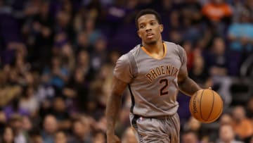 PHOENIX, AZ - FEBRUARY 13: Eric Bledsoe #2 of the Phoenix Suns handles the ball during the second half of the NBA game against the New Orleans Pelicans at Talking Stick Resort Arena on February 13, 2017 in Phoenix, Arizona. The Pelicans defeated the Suns 110-108. (Photo by Christian Petersen/Getty Images)