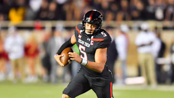 LUBBOCK, TX - OCTOBER 22: Patrick Mahomes II #5 of the Texas Tech Red Raiders runs with the ball during the game against the Oklahoma Sooners on October 22, 2016 at AT&T Jones Stadium in Lubbock, Texas. Oklahoma won the game 66-59. (Photo by John Weast/Getty Images)