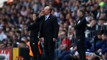 LONDON, ENGLAND - MAY 12: Rafael Benitez, Manager of Newcastle United gives his team instructions during the Premier League match between Fulham FC and Newcastle United at Craven Cottage on May 12, 2019 in London, United Kingdom. (Photo by Clive Rose/Getty Images)