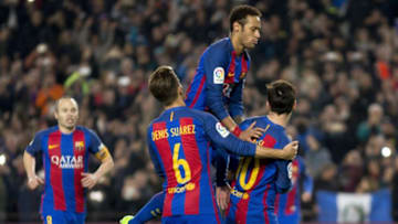 BARCELONA, SPAIN - FEBRUARY 19: Players of Barcelona celebrate scoring a goal during the La Liga football match between FC Barcelona and CD Leganes at Camp Nou stadium on February 19, 2017 in Barcelona, Spain. (Photo by Albert Llop/Anadolu Agency/Getty Images)