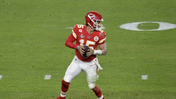 MIAMI, FLORIDA - FEBRUARY 02: Patrick Mahomes #15 of the Kansas City Chiefs drops back to pass against the San Francisco 49ers in Super Bowl LIV at Hard Rock Stadium on February 02, 2020 in Miami, Florida. The Chiefs won the game 31-20. (Photo by Focus on Sport/Getty Images)