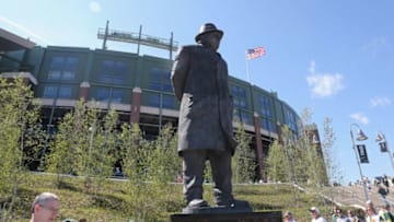 GREEN BAY, WI - SEPTEMBER 14: General view of Lambeau Field and the Vince Lombardi statue during the game between the Green Bay Packers and the New York Jets at Lambeau Field on September 14, 2014 in Green Bay, Wisconsin. (Photo by Al Pereira/New York Jets/Getty Images)