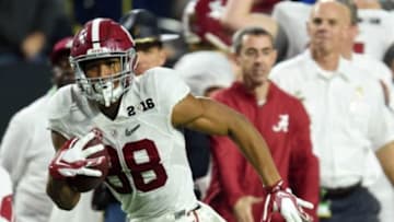 Jan 11, 2016; Glendale, AZ, USA; Alabama Crimson Tide tight end O.J. Howard (88) catches a touchdown pass against the Clemson Tigers in the third quarter in the 2016 CFP National Championship at University of Phoenix Stadium. Mandatory Credit: Matt Kartozian-USA TODAY Sports