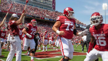 Oklahoma players warm up before a college football game between the University of Oklahoma Sooners (OU) and the UTEP Miners at Gaylord Family - Oklahoma Memorial Stadium in Norman, Okla., Saturday, Sept. 3, 2022. Oklahoma won 45-13.Ou Vs Utep