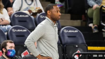 Head coach Willie Green of the New Orleans Pelicans (Photo by David Berding/Getty Images)