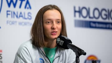 FORT WORTH, TEXAS - NOVEMBER 06: Iga Swiatek of Poland talks to the media after losing to Aryna Sabalenka of Belarus on Day 7 of the 2022 WTA Finals, part of the Hologic WTA Tour, at Dickies Arena on November 06, 2022 in Fort Worth, Texas (Photo by Robert Prange/Getty Images)