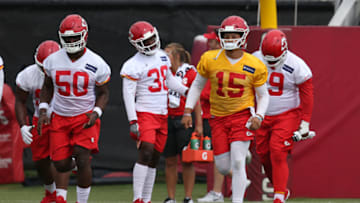 KANSAS CITY, MO - JUNE 12: Kansas City Chiefs quarterback Patrick Mahomes (15) and linebacker Justin Houston (50) during Chiefs Minicamp on June 12, 2018 at the Kansas City Chiefs Training Facility in Kansas City, MO. (Photo by Scott Winters/Icon Sportswire via Getty Images)