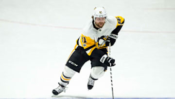 NASHVILLE, TN - NOVEMBER 11: Phil Kessel