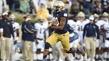 Sep 19, 2015; South Bend, IN, USA; Notre Dame Fighting Irish running back C.J. Prosise (20) carries the ball for a 91 yard touchdown against the Georgia Tech Yellow Jackets in the fourth quarter at Notre Dame Stadium. Mandatory Credit: RVR Photos-USA TODAY Sports