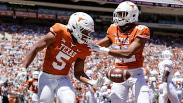Bijan Robinson, Texas Football (Photo by Tim Warner/Getty Images)
