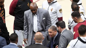 CLEVELAND, OH - JUNE 08: Head coach Tyronn Lue of the Cleveland Cavaliers talks with his team during a timeout against the Golden State Warriors during Game Four of the 2018 NBA Finals at Quicken Loans Arena on June 8, 2018 in Cleveland, Ohio. NOTE TO USER: User expressly acknowledges and agrees that, by downloading and or using this photograph, User is consenting to the terms and conditions of the Getty Images License Agreement. (Photo by Jason Miller/Getty Images)