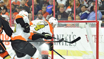 Oct 20, 2016; Philadelphia, PA, USA; Philadelphia Flyers right wing Matt Read (24) score a goal against Anaheim Ducks goalie John Gibson (36) during the second period at Wells Fargo Center. Mandatory Credit: Eric Hartline-USA TODAY Sports