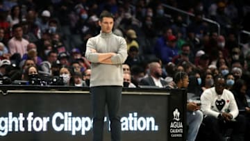Head coach Mark Daigneault of the Oklahoma City Thunder looks on during the second quarter against the Los Angeles Clippers at Staples Center on November 01, 2021 in Los Angeles, California. NOTE TO USER: User expressly acknowledges and agrees that, by downloading and/or using this Photograph, user is consenting to the terms and conditions of the Getty Images License Agreement. (Photo by Katelyn Mulcahy/Getty Images)
