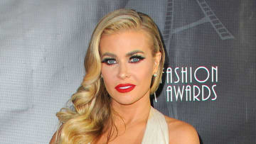 LOS ANGELES, CA - OCTOBER 08: Model Carmen Electra attends the 4th Annual CineFashion Film Awards at El Capitan Theatre on October 8, 2017 in Los Angeles, California. (Photo by Allen Berezovsky/Getty Images for Fashion Media)