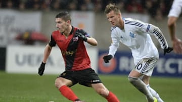 Guingamp's French midfielder Jeremy Pied (L) vies with Dynamo Kiev's Ukrainian midfielder Andrei Yarmolenko during the UEFA Europa league round of 32 first leg football match Guingamp vs Dynamo Kiev on February 19, 2015 at the Roudourou stadium in Guingamp, western France. AFP PHOTO / JEAN-SEBASTIEN EVRARD (Photo credit should read JEAN-SEBASTIEN EVRARD/AFP/Getty Images)