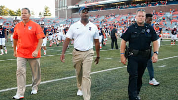 CHAMPAIGN, IL - SEPTEMBER 17: Head coach Lovie Smith of the Illinois Fighting Illini walks off the field after the game against the Western Michigan Broncos at Memorial Stadium on September 17, 2016 in Champaign, Illinois. Western Michigan defeated Illinois 34-10. (Photo by Michael Hickey/Getty Images)