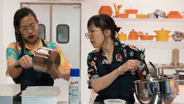 CRIME SCENE KITCHEN: L-R: Contestants Steph and Cherry in the “Not So Simple” episode of CRIME SCENE KITCHEN airing Monday, June 19 (8:00-9:00 PM ET/PT) on FOX. CR: Steve Dietl /FOX. ©2023 FOX Media LLC.