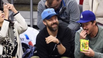 LOS ANGELES, CA - JANUARY 09: Jason Sudeikis (C) attends a basketball game between the Charlotte Hornets and the Los Angeles Lakers at Staples Center on January 9, 2016 in Los Angeles, California. (Photo by Noel Vasquez/GC Images)